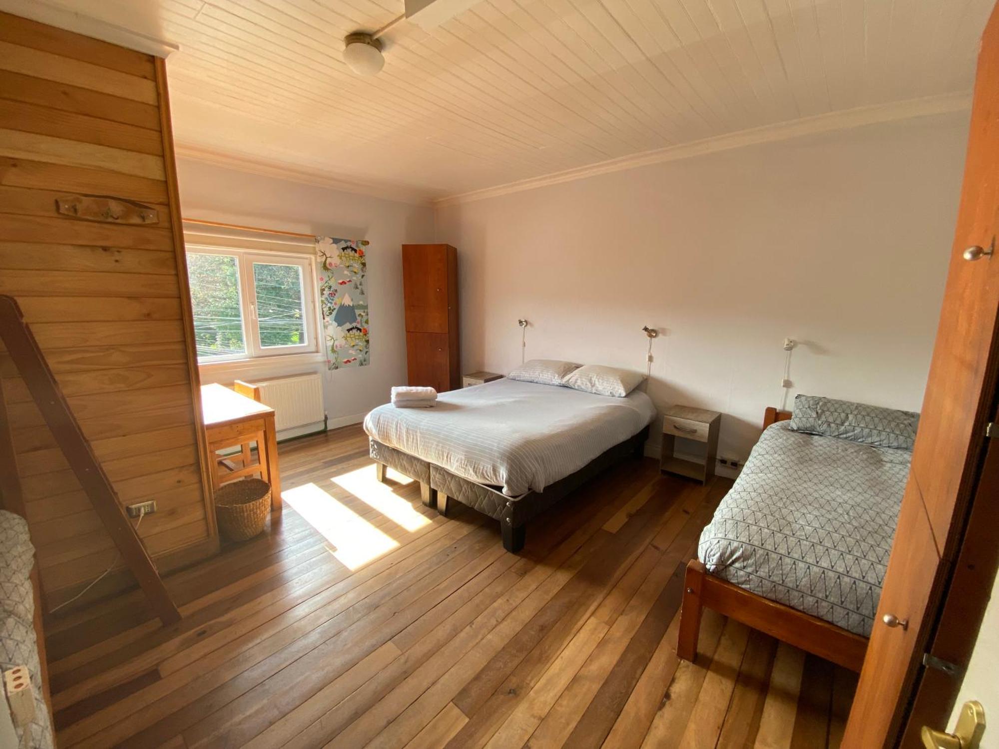 Hostal Compass Del Sur Puerto Varas Exterior foto